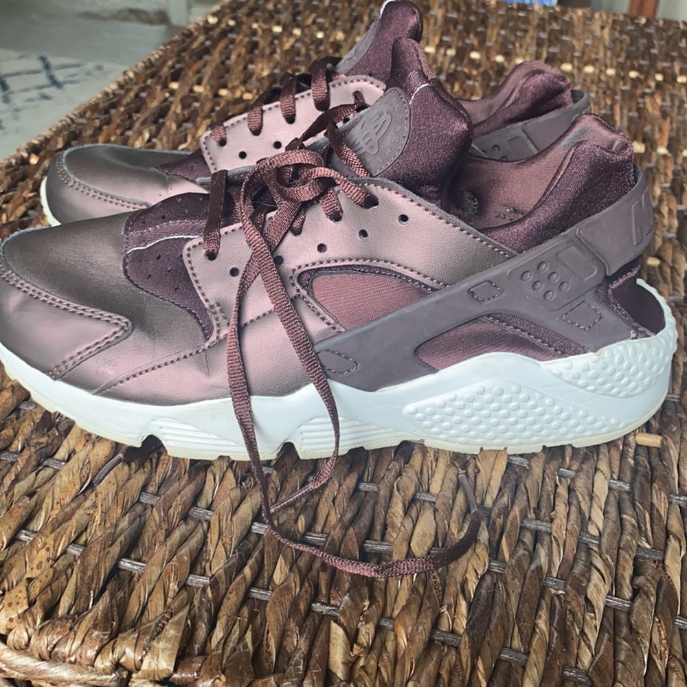 Nike Air Huarache- W9 Burgandy